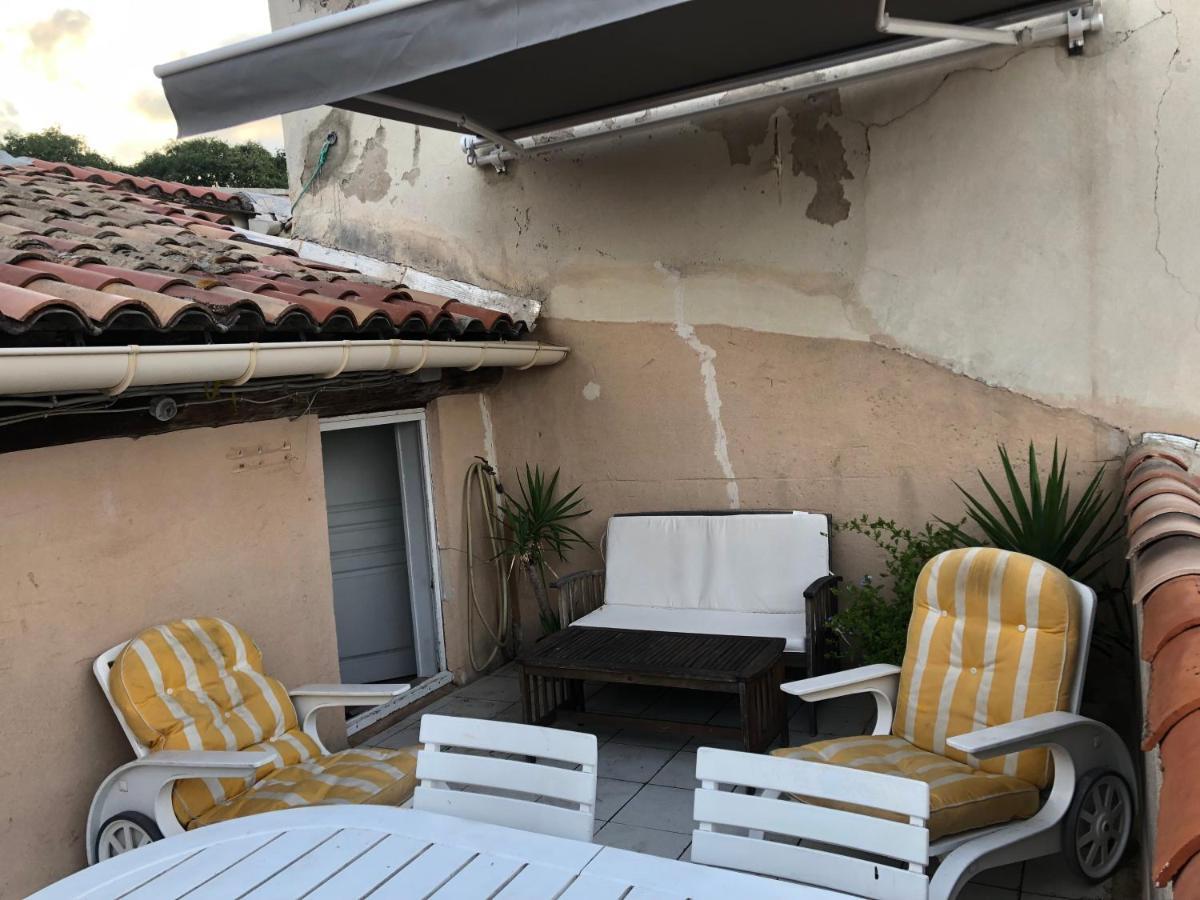 Terrasse Tropezienne Centre Nimes Bagian luar foto