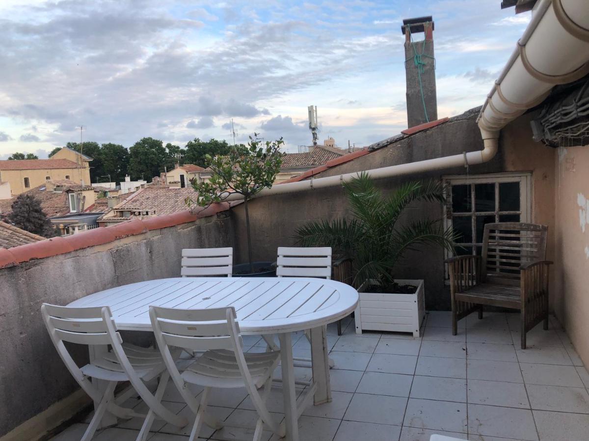 Terrasse Tropezienne Centre Nimes Bagian luar foto